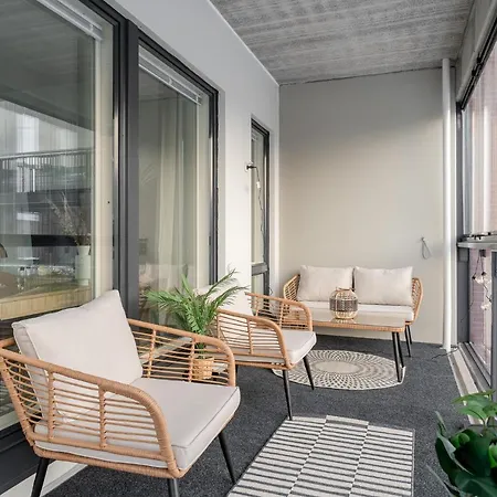 Apartamento New 2br With Sauna, Balcony & Great Location *